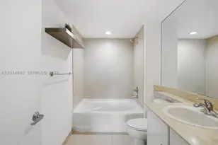 325 S Biscayne, Miami, FL 33131 - Photo 23