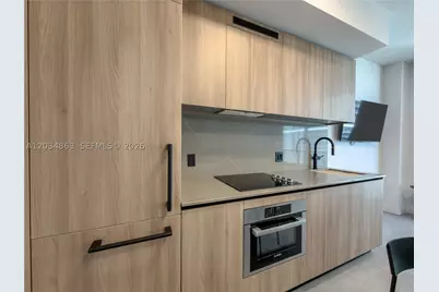 121 NE 5th #2211, Miami, FL 33132 - Photo 11