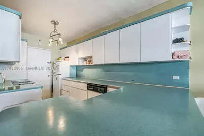 100 Lincoln #502, Miami Beach, FL 33139 - Photo 11