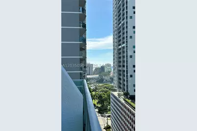 41 SE 5th #1104, Miami, FL 33131 - Photo 17