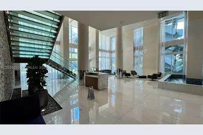 41 SE 5th #1104, Miami, FL 33131 - Photo 3