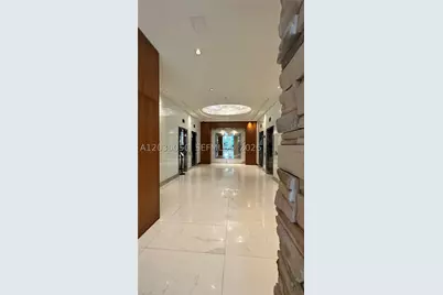 41 SE 5th #1104, Miami, FL 33131 - Photo 5
