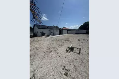 841 NE 4th, Hialeah, FL 33010 - Photo 3