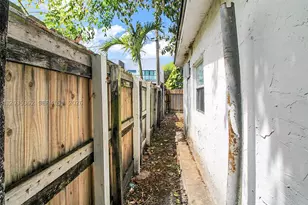 1260 SW 10th, Miami, FL 33135 - Photo 31