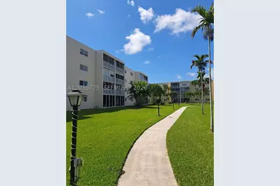 1024 SE 3rd #304, Dania Beach, FL 33004 - Photo 3