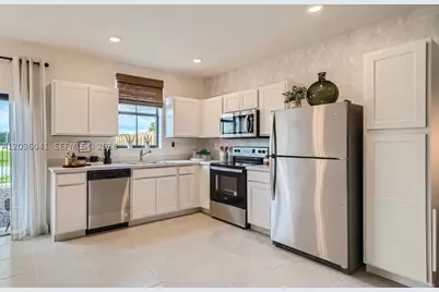 1366 NE 4th #., Florida City, FL 33034 - Photo 5