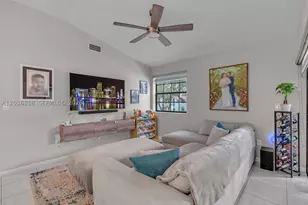 12026 NW 11th, Pembroke Pines, FL 33026 - Photo 9