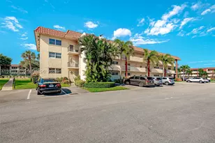 9410 N Hollybrook Lake, Pembroke Pines, FL 33025 - Photo 27