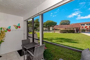 9410 N Hollybrook Lake, Pembroke Pines, FL 33025 - Photo 23