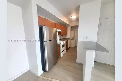 120 SW 8th #703, Miami, FL 33130 - Photo 3