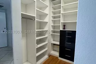 905 Brickell Bay, Miami, FL 33131 - Photo 27