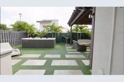 7661 NW 103rd, Doral, FL 33178 - Photo 11