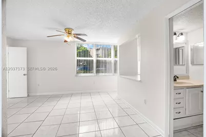 9480 Tangerine #101, Davie, FL 33324 - Photo 11