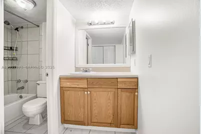 9480 Tangerine #101, Davie, FL 33324 - Photo 15