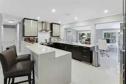 424 NE 27th, Wilton Manors, FL 33334 - Photo 1