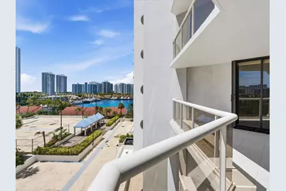 3610 Yacht Club #702, Aventura, FL 33180 - Photo 35