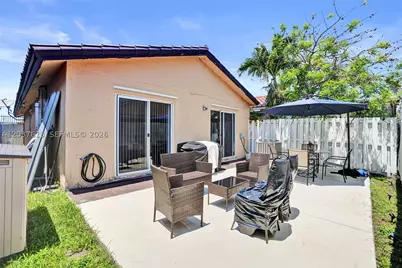 2886 W 74th, Hialeah, FL 33018 - Photo 25