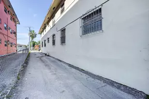450 SW 9th, Miami, FL 33130 - Photo 21