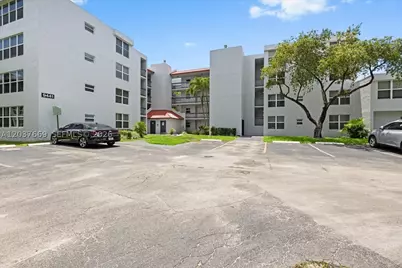 9441 Evergreen #206, Davie, FL 33324 - Photo 1