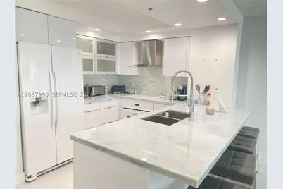 6917 Collins #1205, Miami Beach, FL 33141 - Photo 5