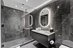 20 NE 11th, Miami, FL 33132 - Photo 3