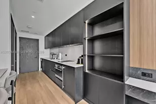 20 NE 11th, Miami, FL 33132 - Photo 25