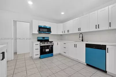 258 SW 8th, Dania Beach, FL 33004 - Photo 9
