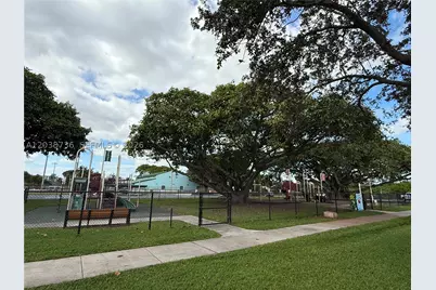 610 NE 2nd #205, Dania Beach, FL 33004 - Photo 3