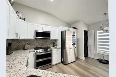1480 Sweetbay, Hollywood, FL 33019 - Photo 5