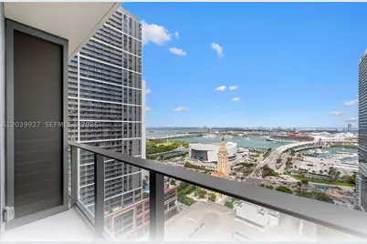 121 NE 5th #3200, Miami, FL 33132 - Photo 17