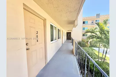 2145 Pierce #206, Hollywood, FL 33020 - Photo 19