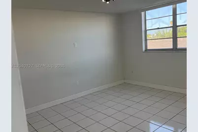 1990 Marseille #303, Miami Beach, FL 33141 - Photo 11