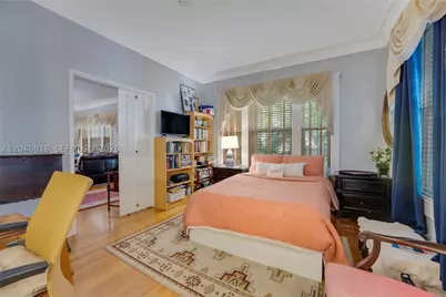 405 SW 11th, Miami, FL 33130 - Photo 13