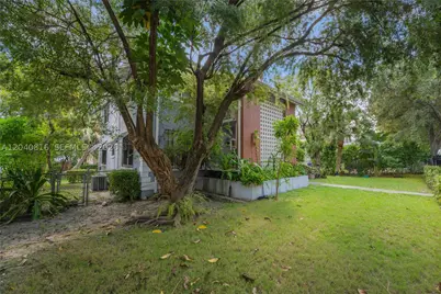 405 SW 11th, Miami, FL 33130 - Photo 27