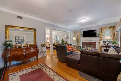 405 SW 11th, Miami, FL 33130 - Photo 7