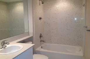 325 S Biscayne, Miami, FL 33131 - Photo 3