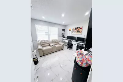 324 Patio Village, Weston, FL 33326 - Photo 9