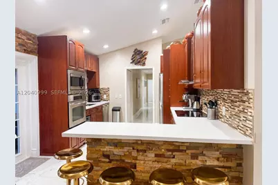 324 Patio Village, Weston, FL 33326 - Photo 5