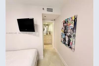 5225 Collins #914, Miami Beach, FL 33140 - Photo 17