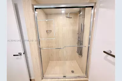 5225 Collins #914, Miami Beach, FL 33140 - Photo 21