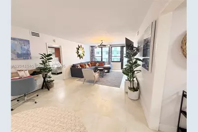 5225 Collins #914, Miami Beach, FL 33140 - Photo 11