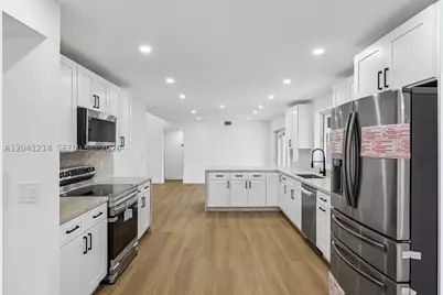15010 E Falcons Lea, Davie, FL 33331 - Photo 25