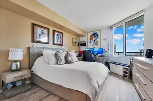 325 S Biscayne, Miami, FL 33131 - Photo 11