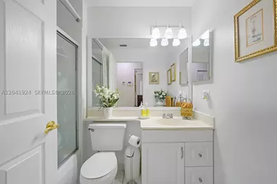 906 SW 8th, Hallandale Beach, FL 33009 - Photo 9