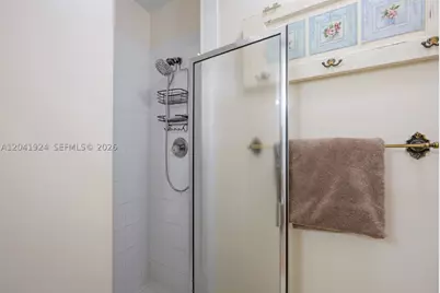 906 SW 8th, Hallandale Beach, FL 33009 - Photo 17