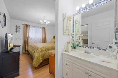 906 SW 8th, Hallandale Beach, FL 33009 - Photo 15
