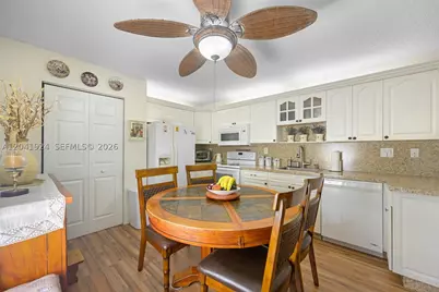 906 SW 8th, Hallandale Beach, FL 33009 - Photo 5
