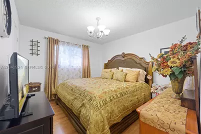 906 SW 8th, Hallandale Beach, FL 33009 - Photo 13