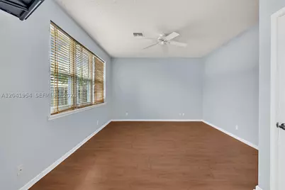 5823 Plum Harbor, Tamarac, FL 33321 - Photo 17