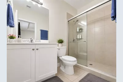10604 W 33rd, Hialeah, FL 33018 - Photo 23